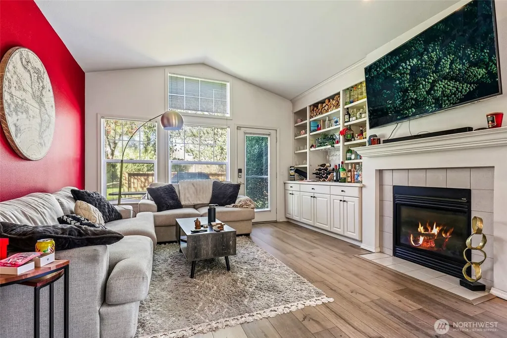 23301 60th Place S Kent WA 98032