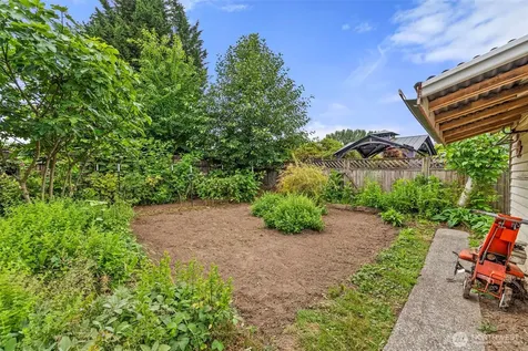 2036 Tacoma Road Puyallup WA 98371