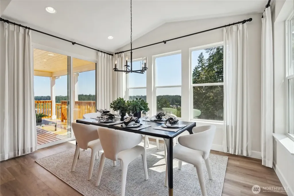 10697 Treasure Drive NW Silverdale WA 98383