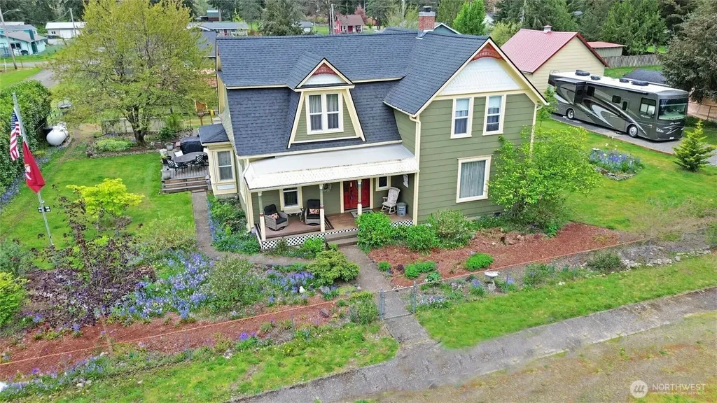 204 W Harris Avenue Oakville WA 98568