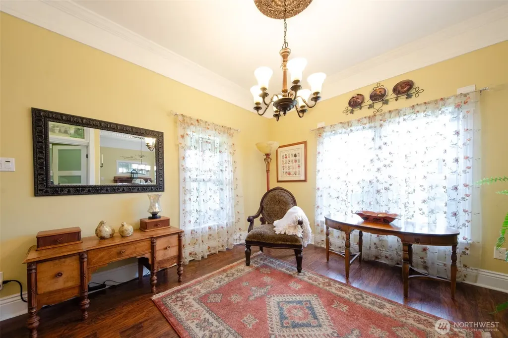 204 W Harris Avenue Oakville WA 98568