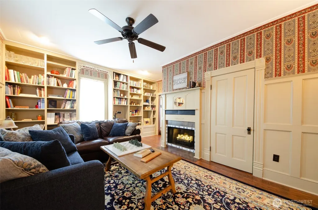 204 W Harris Avenue Oakville WA 98568