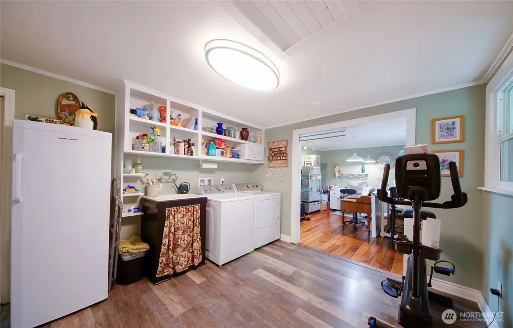 204 W Harris Avenue Oakville WA 98568
