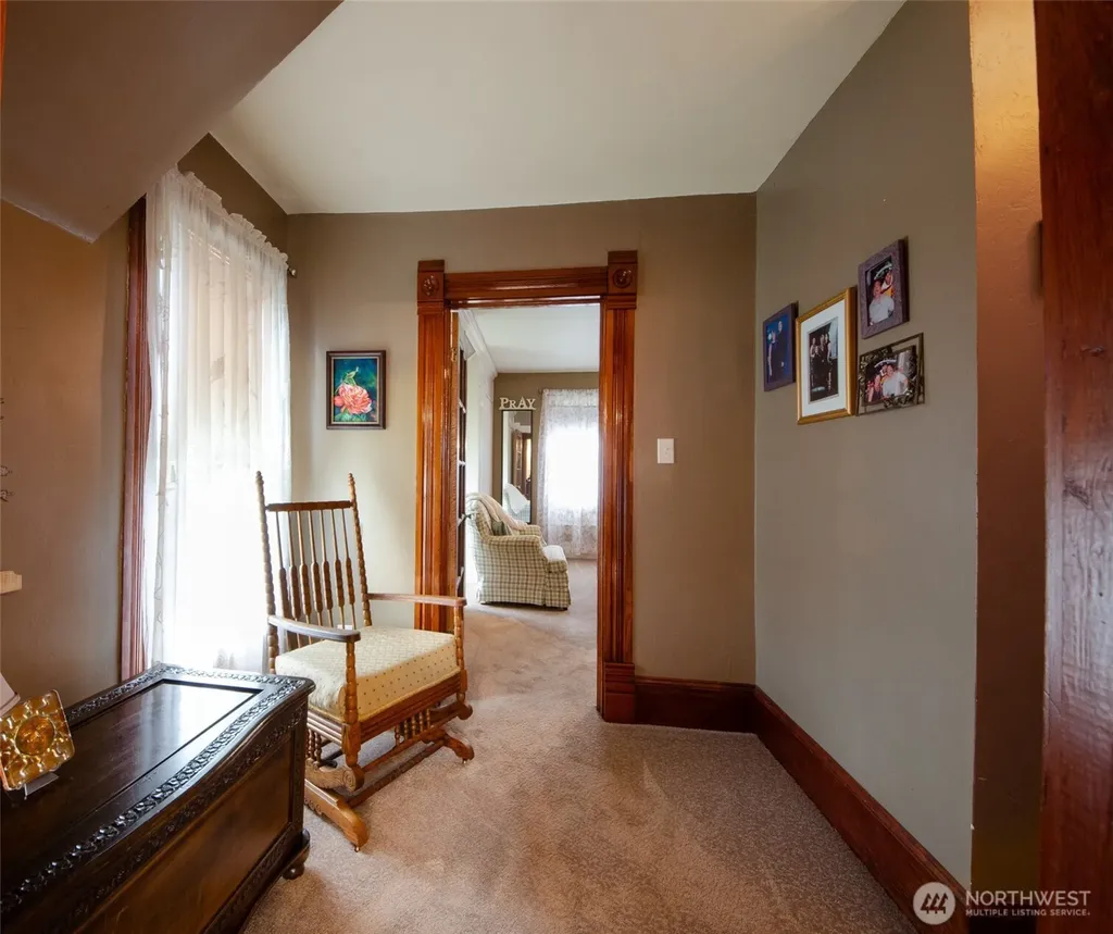 204 W Harris Avenue Oakville WA 98568