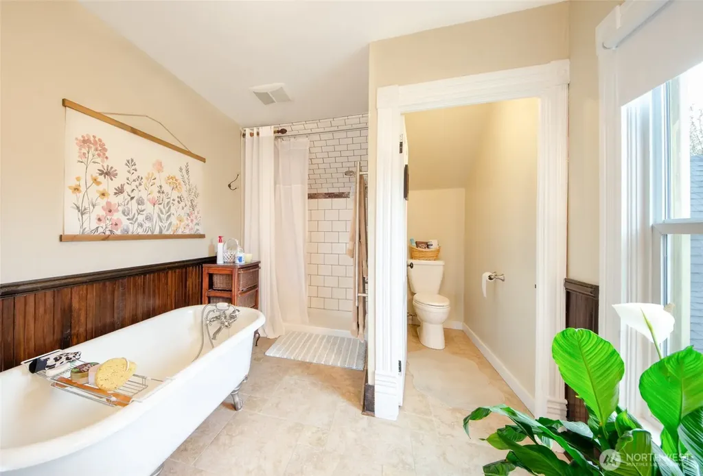 204 W Harris Avenue Oakville WA 98568