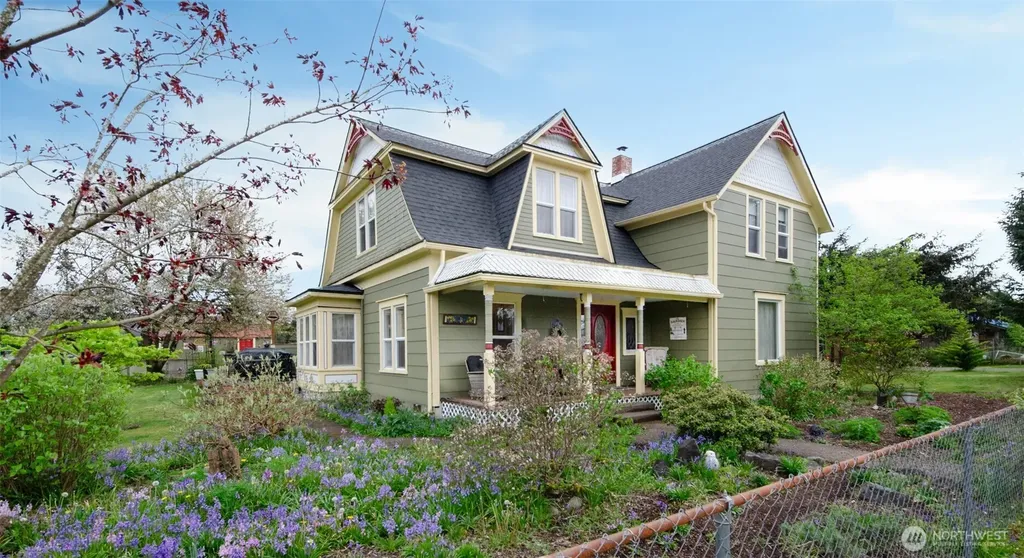 204 W Harris Avenue Oakville WA 98568