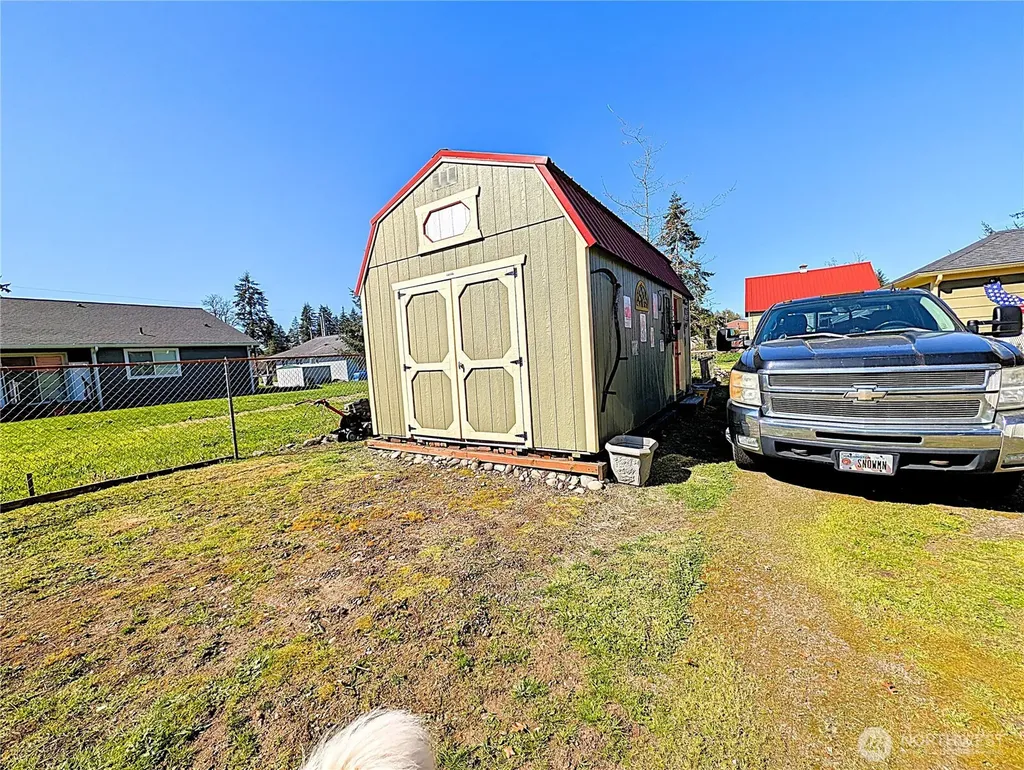 204 W Harris Avenue Oakville WA 98568