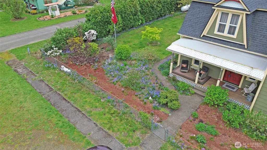 204 W Harris Avenue Oakville WA 98568