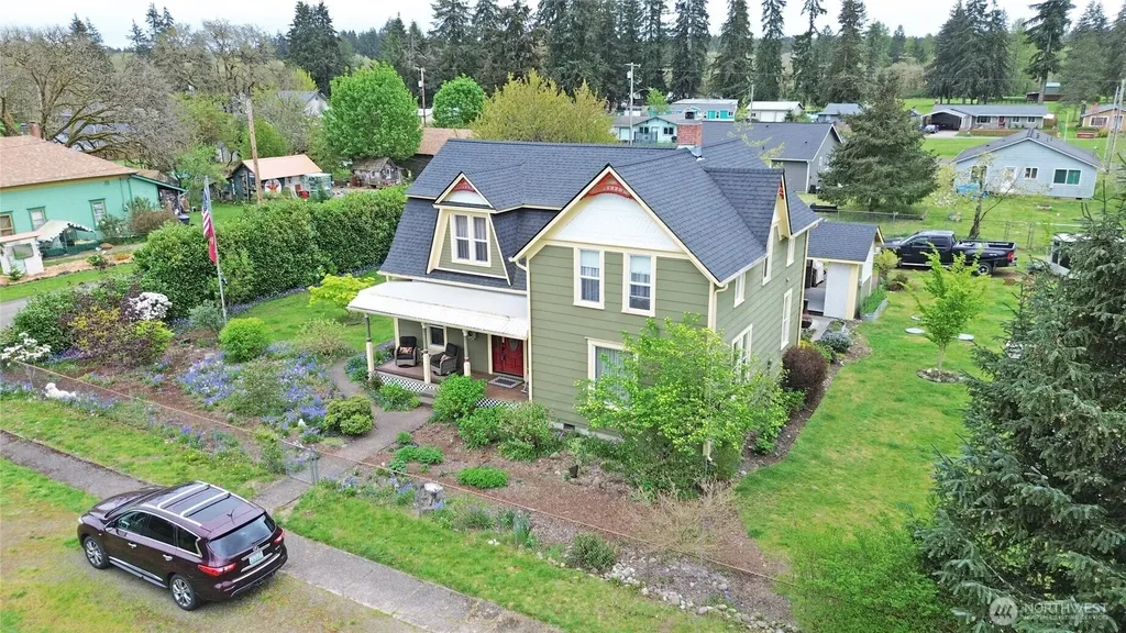204 W Harris Avenue Oakville WA 98568