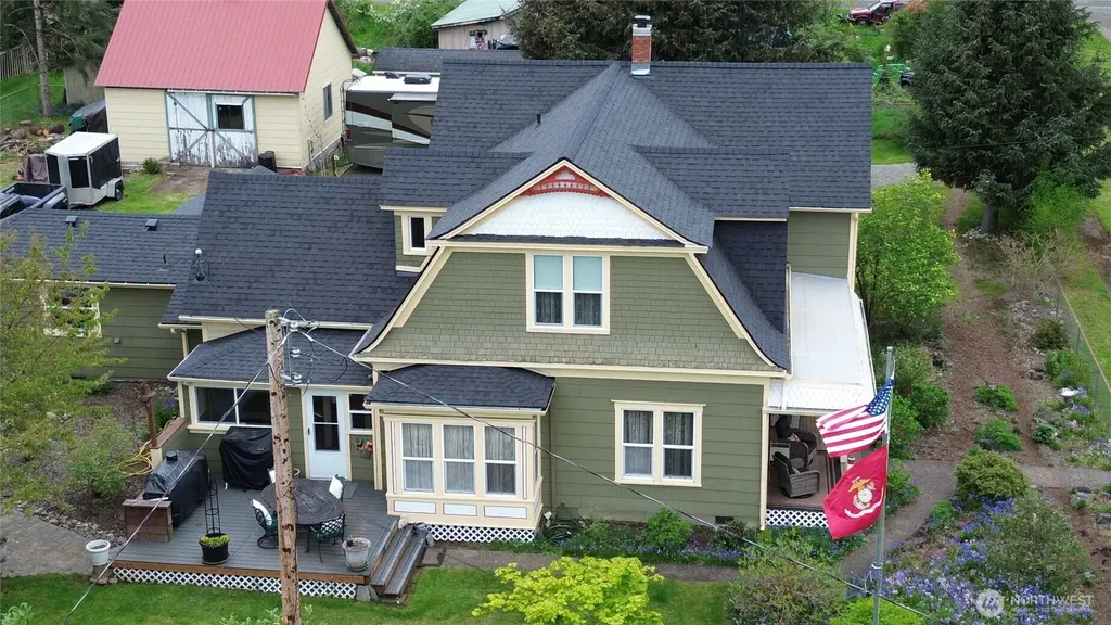 204 W Harris Avenue Oakville WA 98568