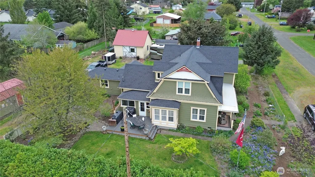 204 W Harris Avenue Oakville WA 98568