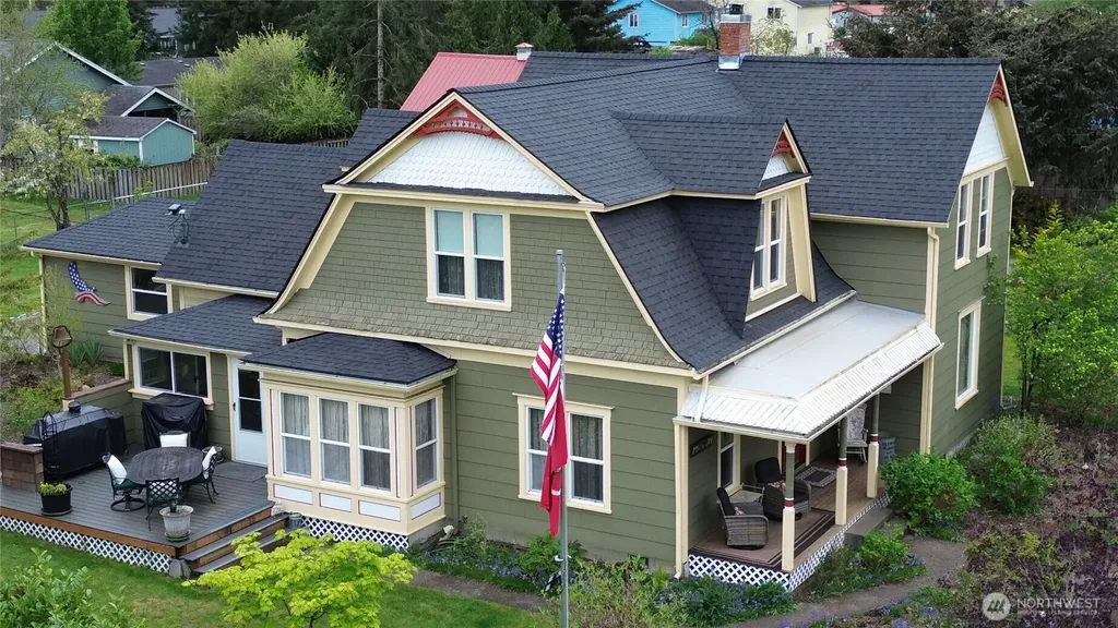204 W Harris Avenue Oakville WA 98568