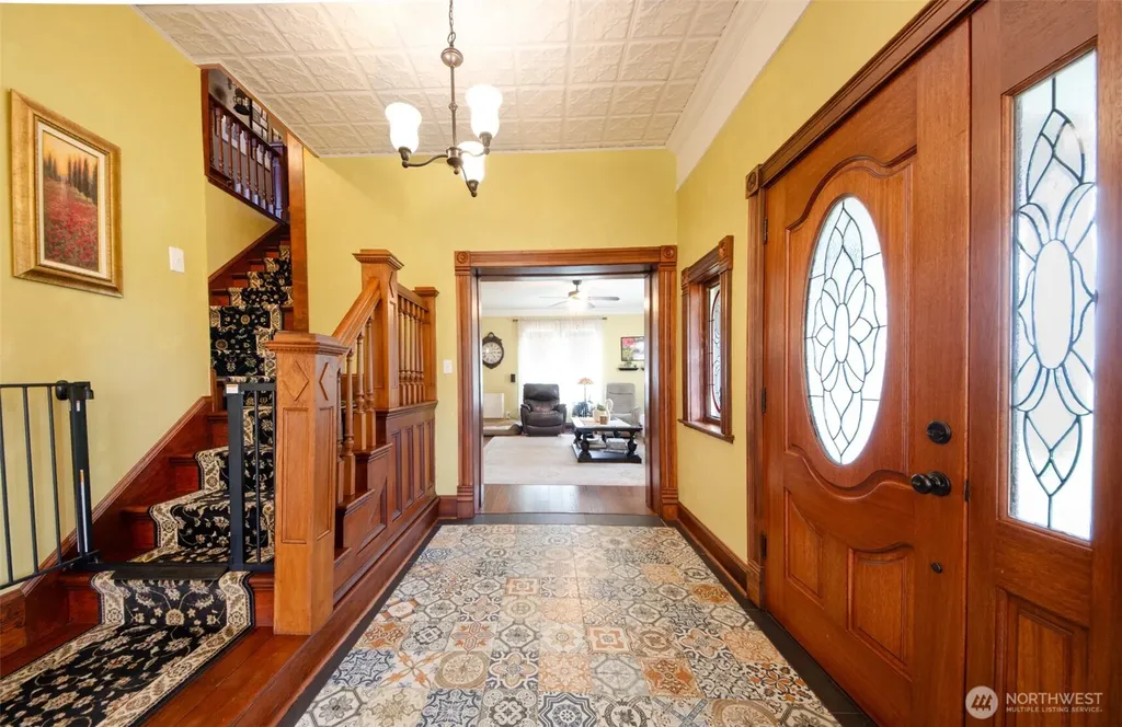 204 W Harris Avenue Oakville WA 98568