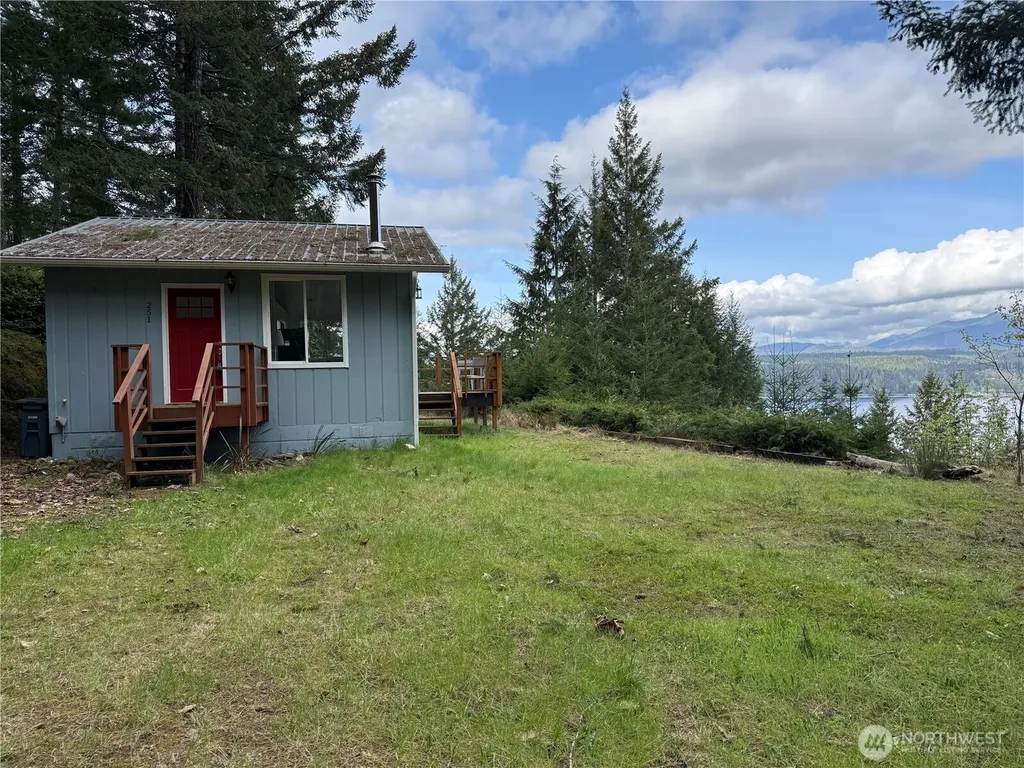 251 NE Yew Tree Lane Tahuya WA 98588