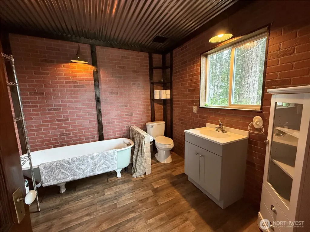 251 NE Yew Tree Lane Tahuya WA 98588