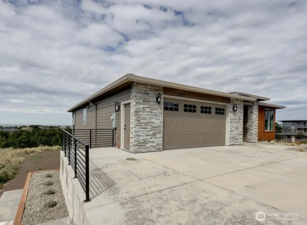 33509 J Place NW Ocean Park WA 98640