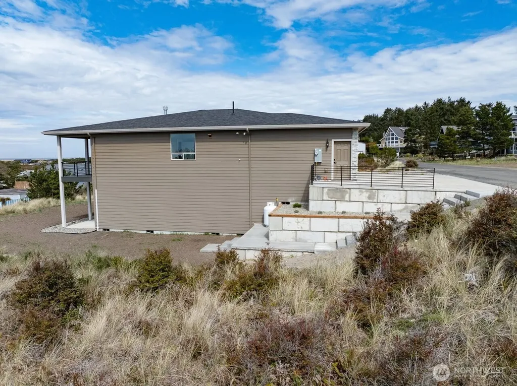 33509 J Place NW Ocean Park WA 98640