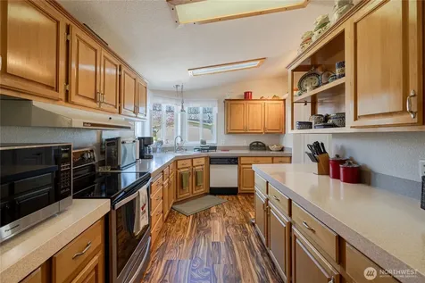 3027 35th Ave. Ct. East Tacoma WA 98443