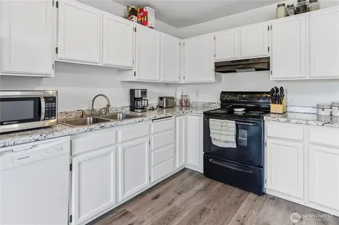 6505 Stewart Avenue E Puyallup WA 98371