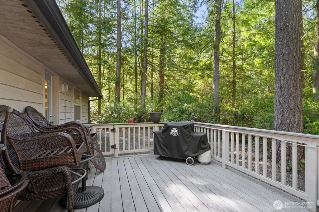 662 E Portage Road Shelton WA 98584