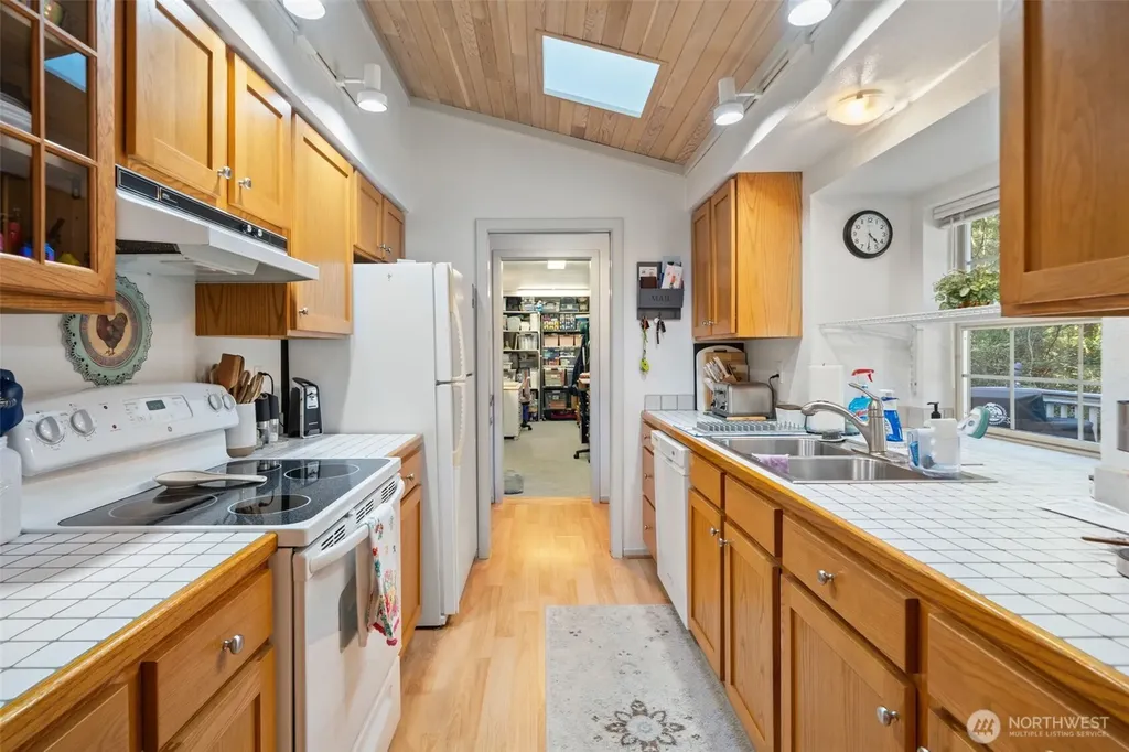 662 E Portage Road Shelton WA 98584