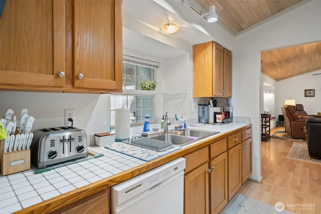 662 E Portage Road Shelton WA 98584