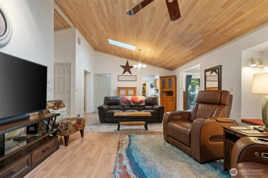 662 E Portage Road Shelton WA 98584