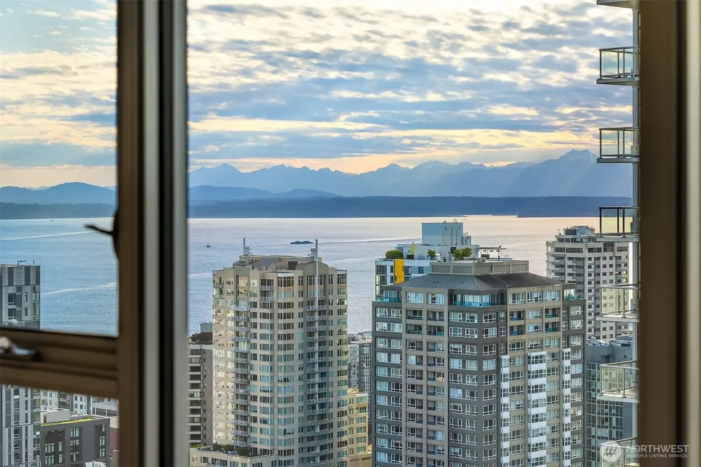 588 Bell Street Seattle WA 98121