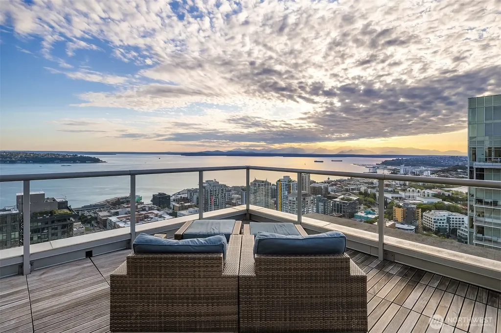 588 Bell Street Seattle WA 98121