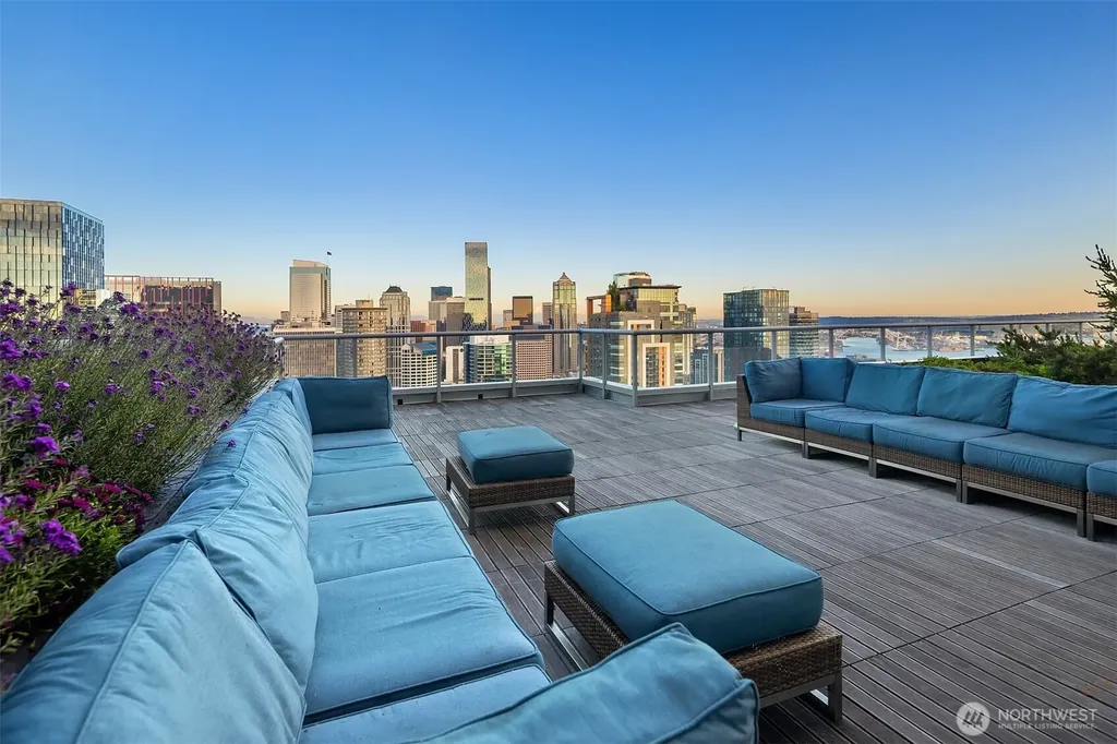 588 Bell Street Seattle WA 98121
