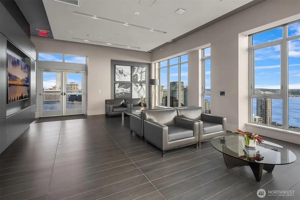 588 Bell Street Seattle WA 98121