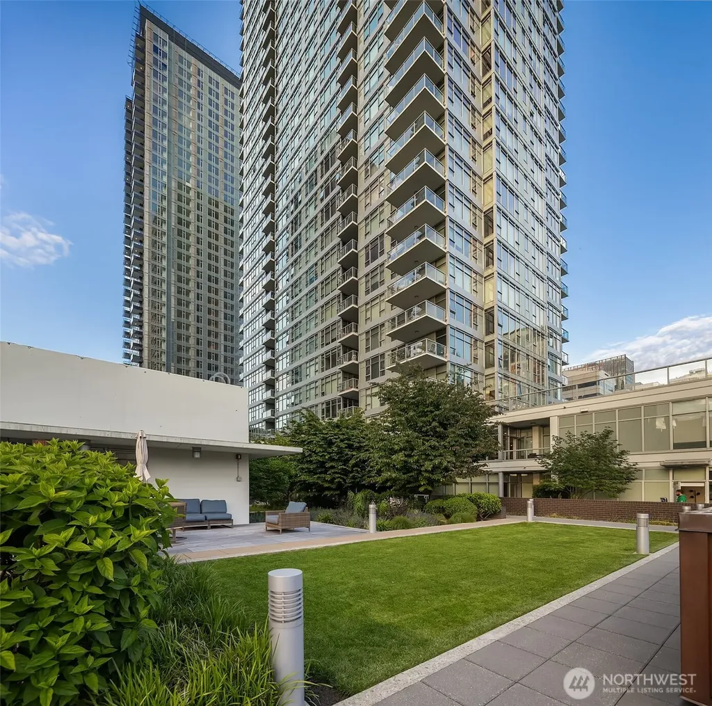 588 Bell Street Seattle WA 98121