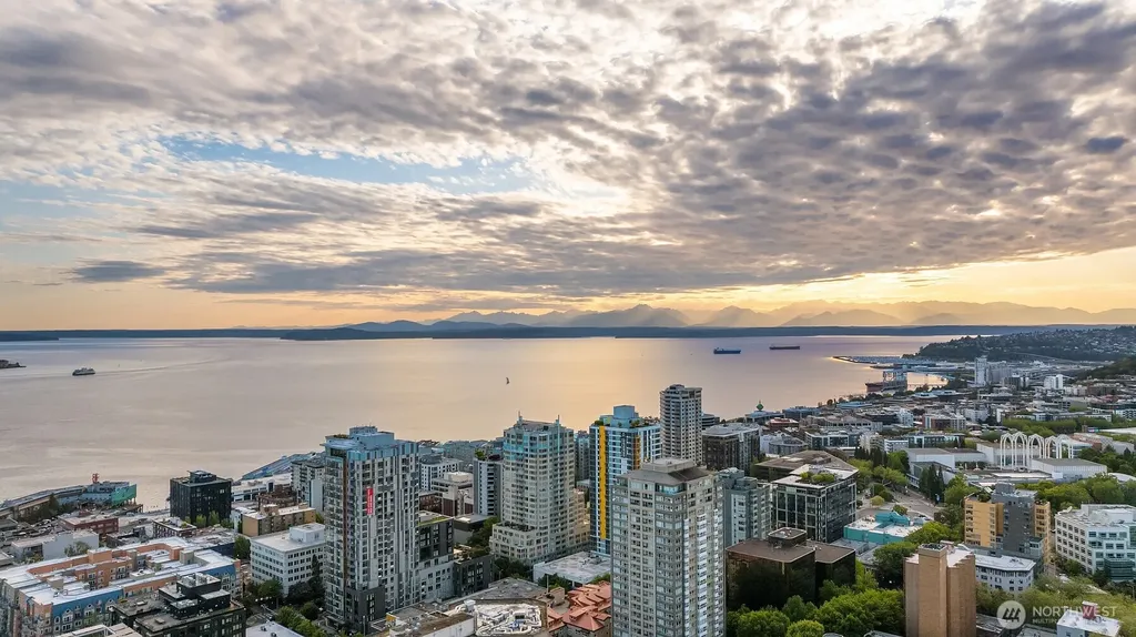 588 Bell Street Seattle WA 98121