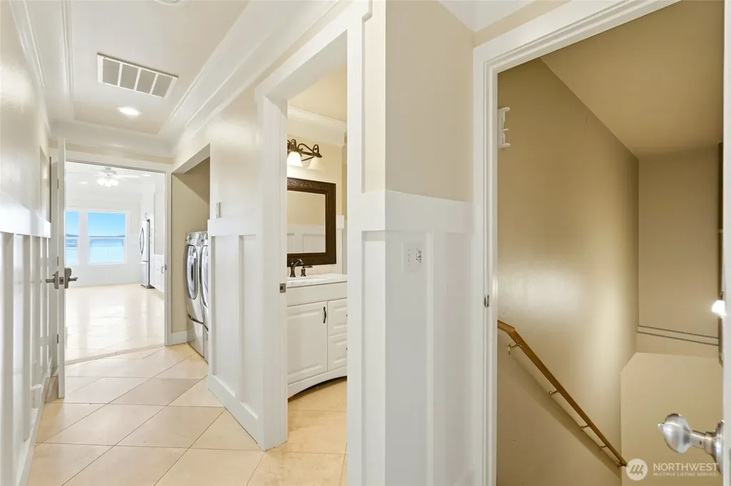 838 Gladstone Drive Camano Island WA 98282