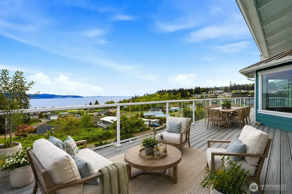 838 Gladstone Drive Camano Island WA 98282