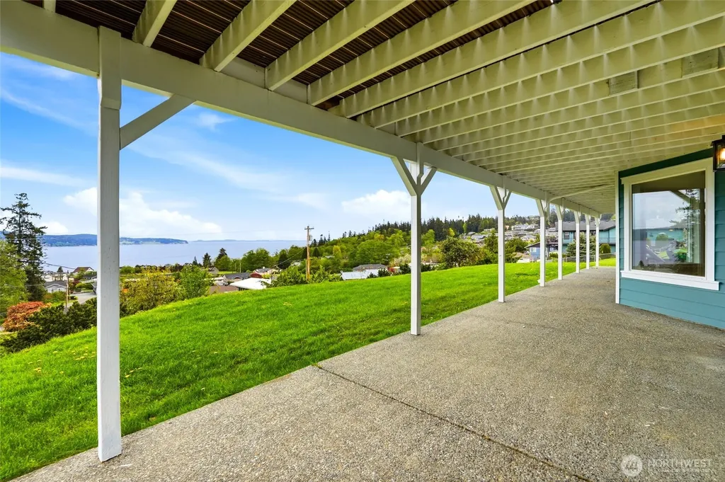838 Gladstone Drive Camano Island WA 98282