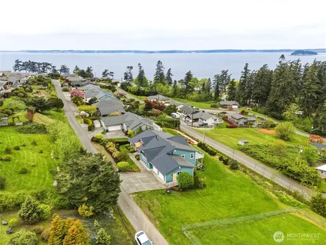 838 Gladstone Drive Camano Island WA 98282