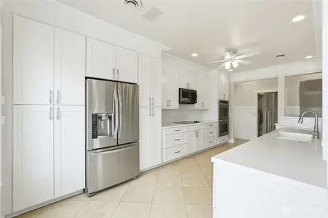 838 Gladstone Drive Camano Island WA 98282
