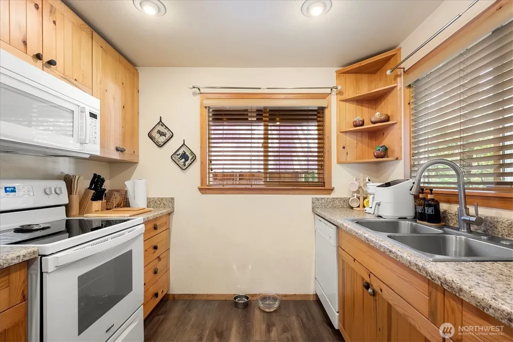 321 Paradise Drive Ashford WA 98304