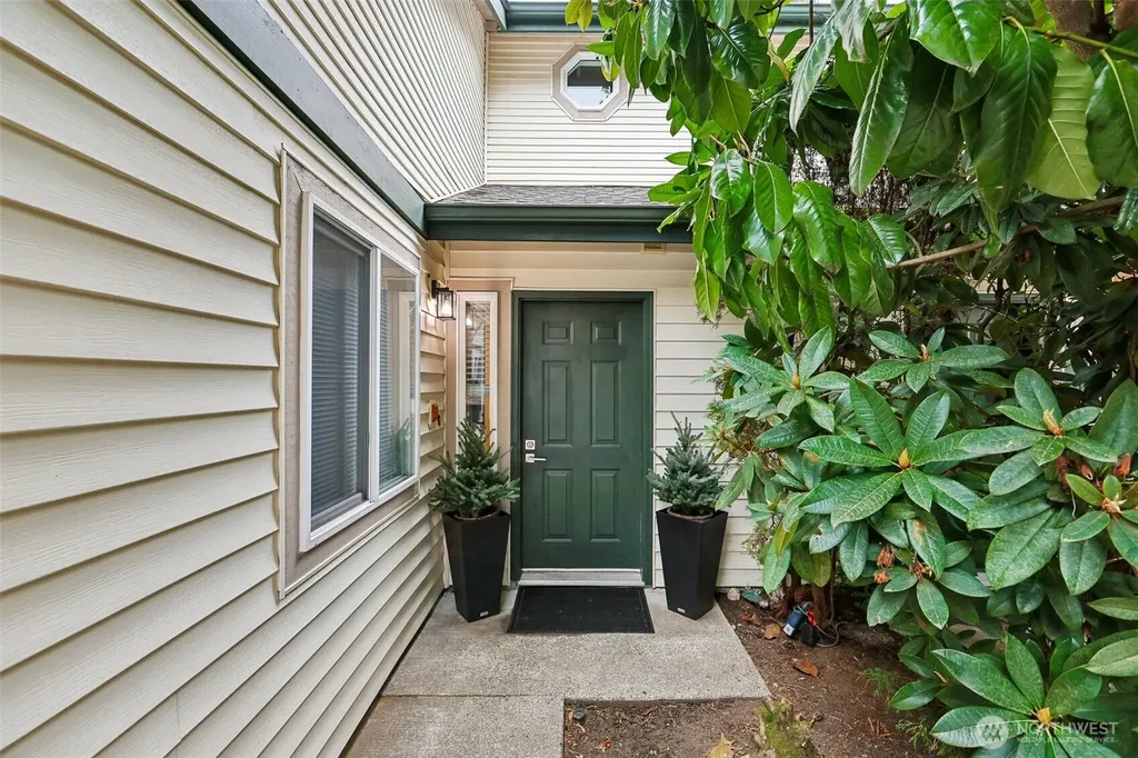 6929 NE 170th Street Kenmore WA 98028