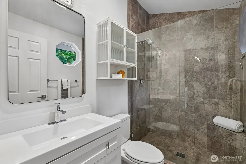 6929 NE 170th Street Kenmore WA 98028
