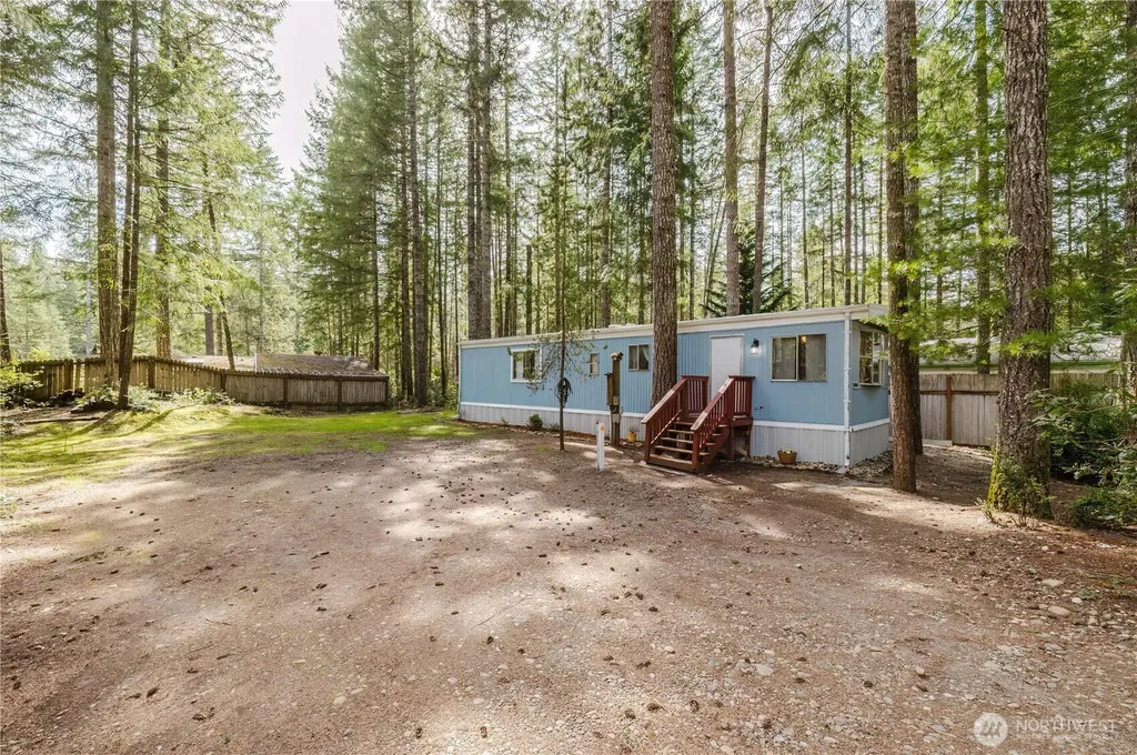 20 NE Lake Place Tahuya WA 98588