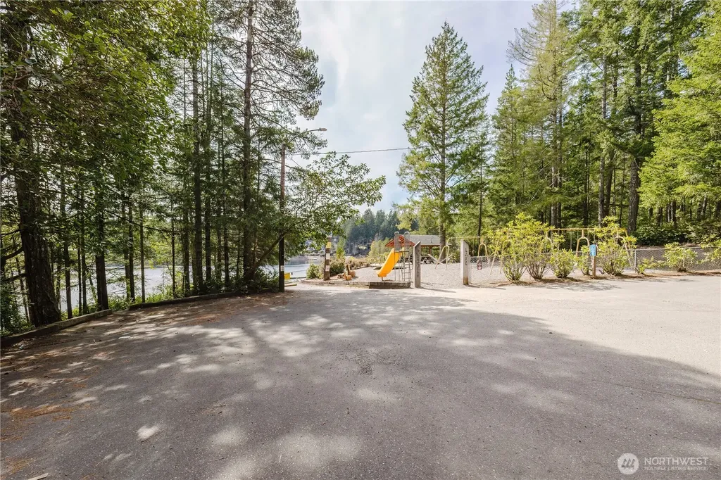 20 NE Lake Place Tahuya WA 98588