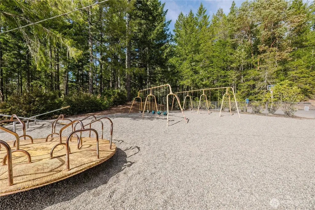 20 NE Lake Place Tahuya WA 98588