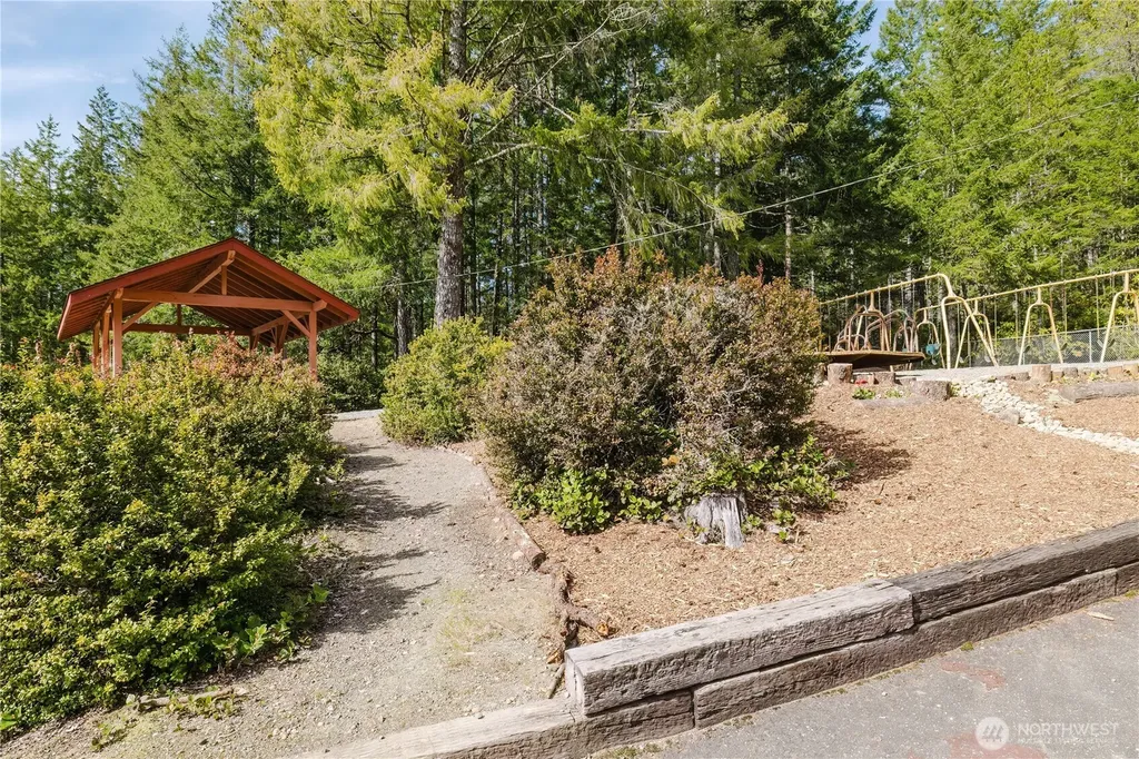 20 NE Lake Place Tahuya WA 98588