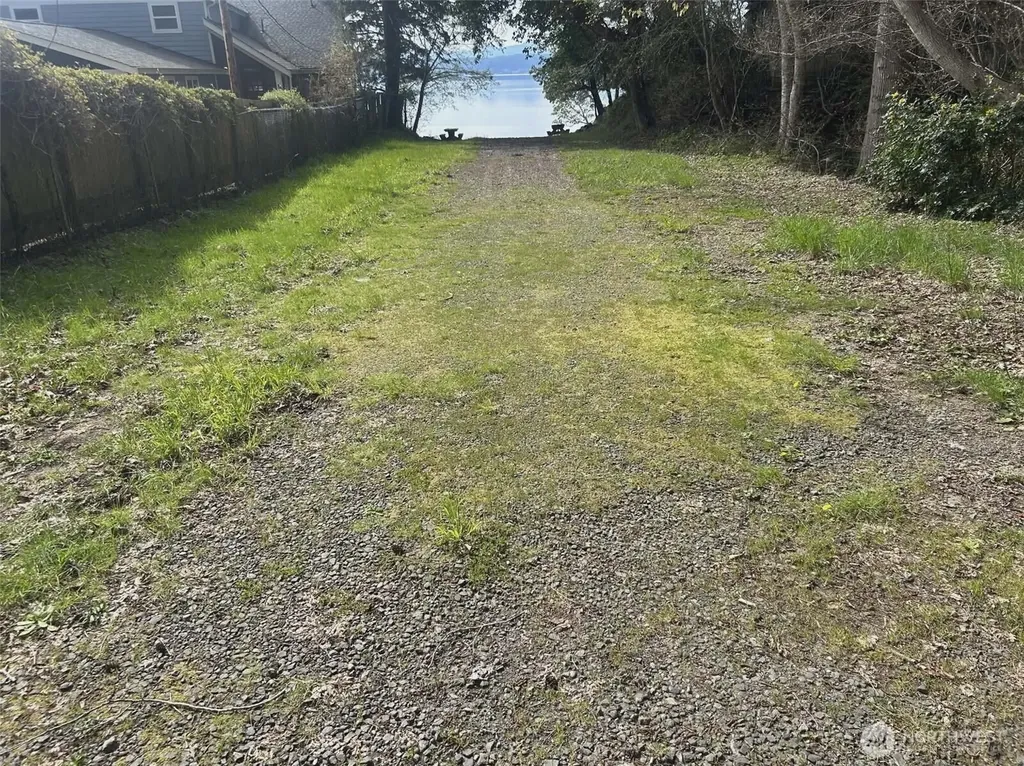 20 NE Lake Place Tahuya WA 98588