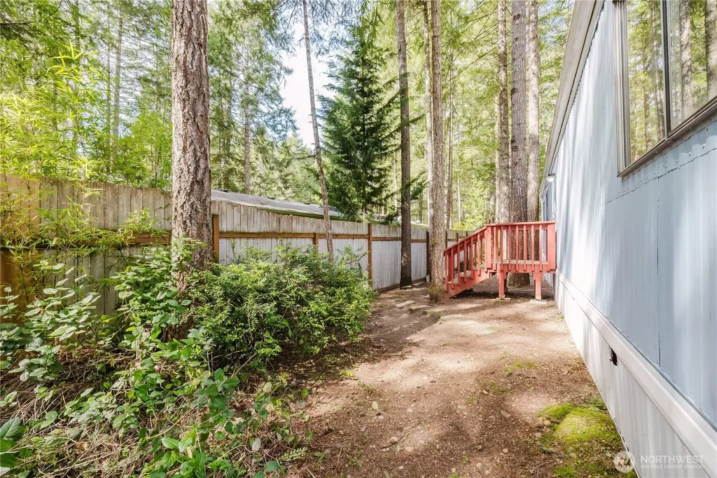 20 NE Lake Place Tahuya WA 98588