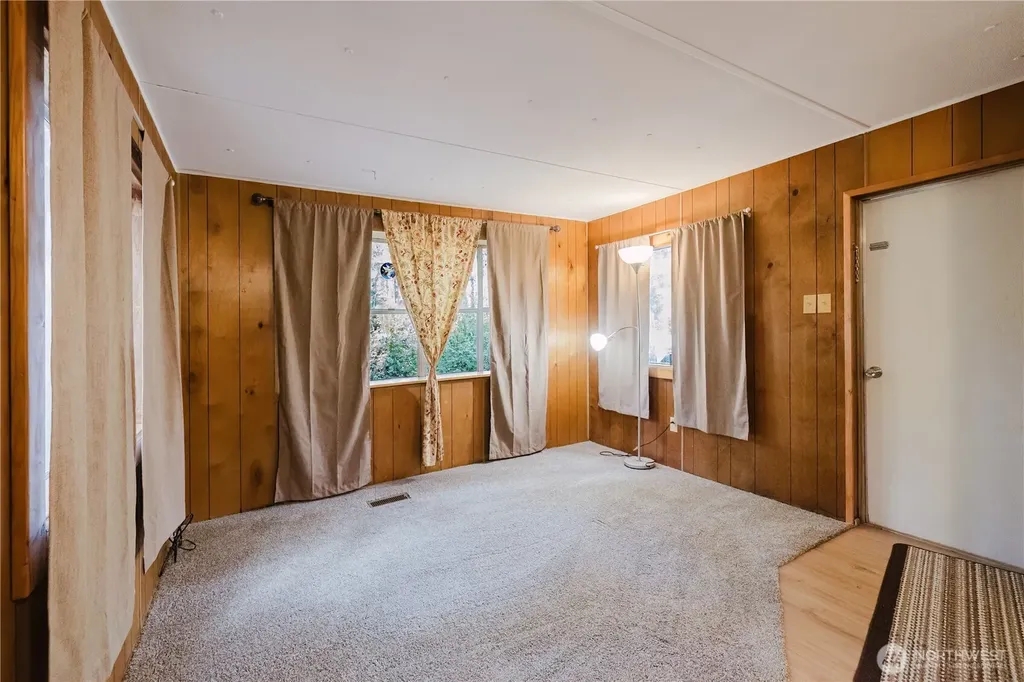 20 NE Lake Place Tahuya WA 98588