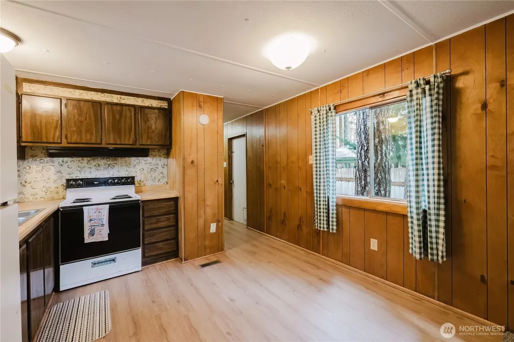 20 NE Lake Place Tahuya WA 98588