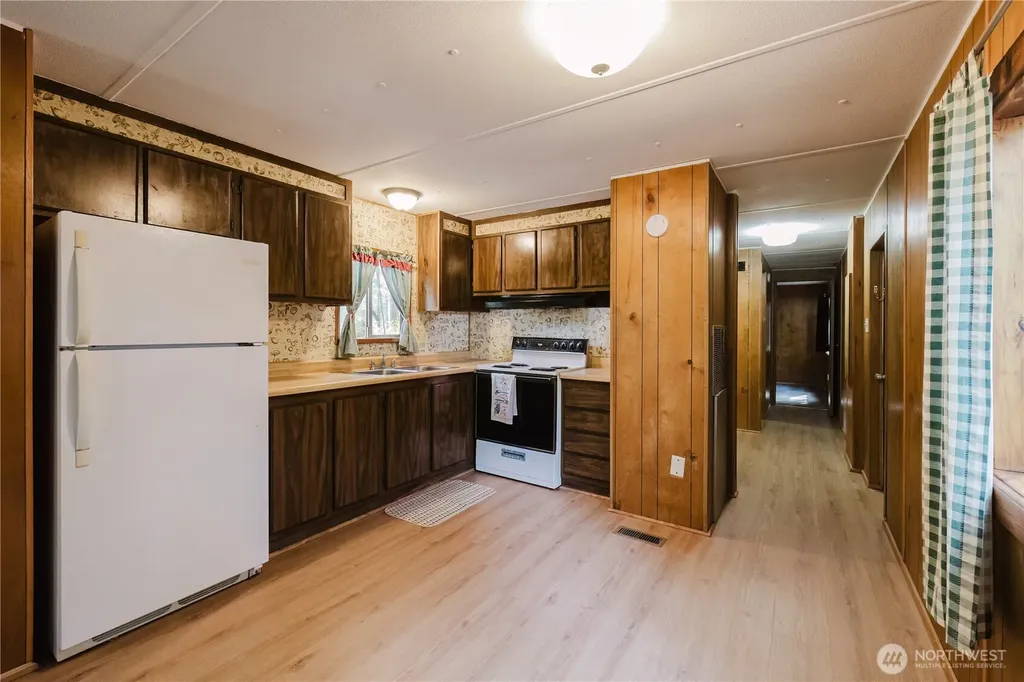 20 NE Lake Place Tahuya WA 98588